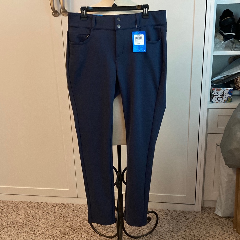 NWT—Columbia omni-wick Butte Hike 5 pocket pant, navy blue